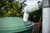 Comment stocker l&rsquo;eau de pluie durablement toute l&rsquo;année ?
